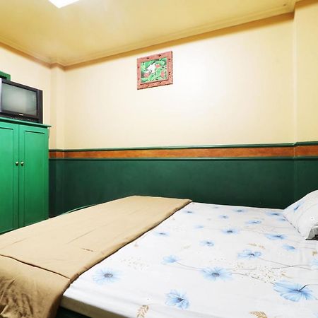 Hotel Alamanda Джакарта Экстерьер фото