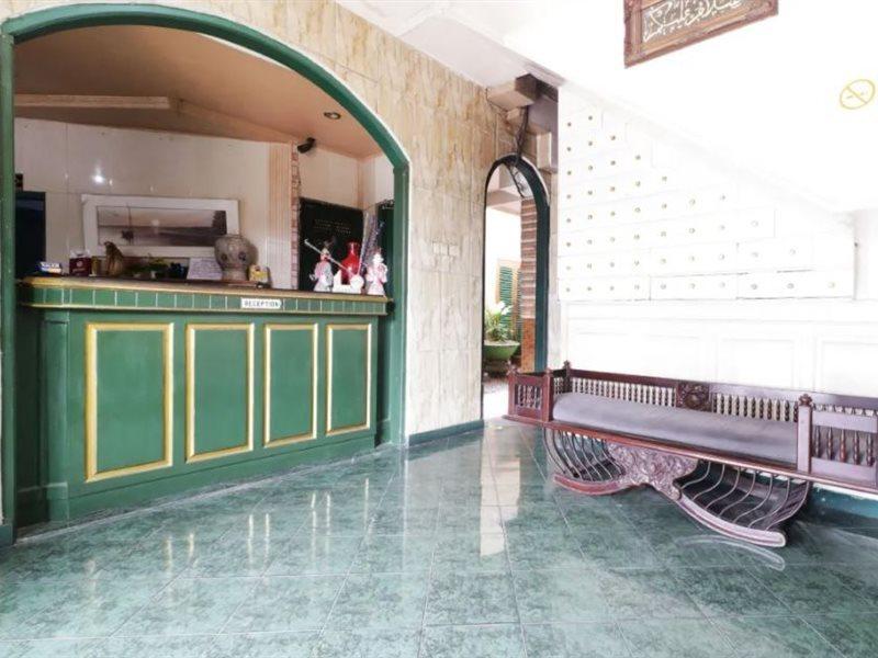 Hotel Alamanda Джакарта Экстерьер фото
