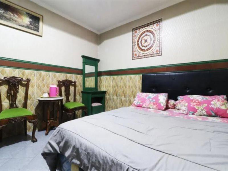 Hotel Alamanda Джакарта Экстерьер фото